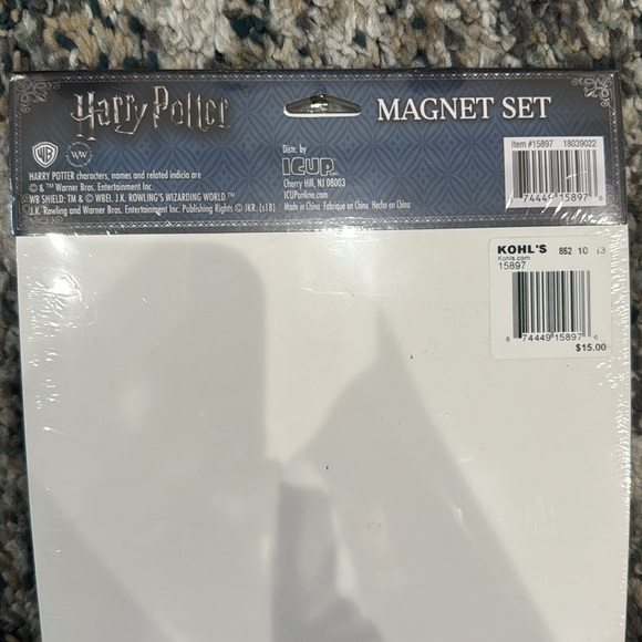 NWT Harry Potter 6 Piece Magnet Set - Picture 2 of 2